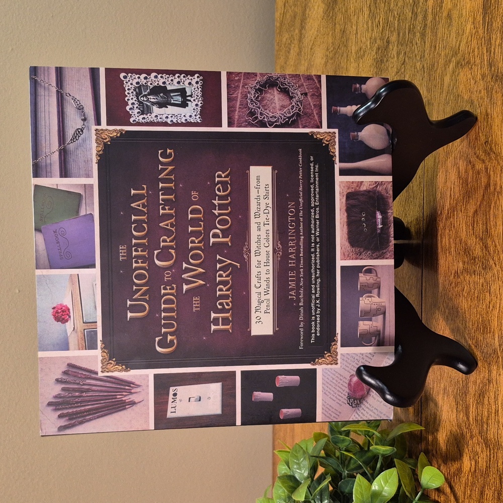 'THE UNOFFICIAL GUIDE TO CRAFTING THE WORLD OF HARRY POTTER' Paperback Book